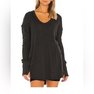 We the Free Black Long Sleeve Tee Scoop Neck Sz Small